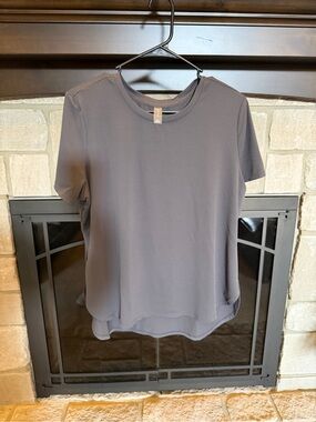 Women’s Short Sleeve Crewneck Active Top in Charcoal Gray